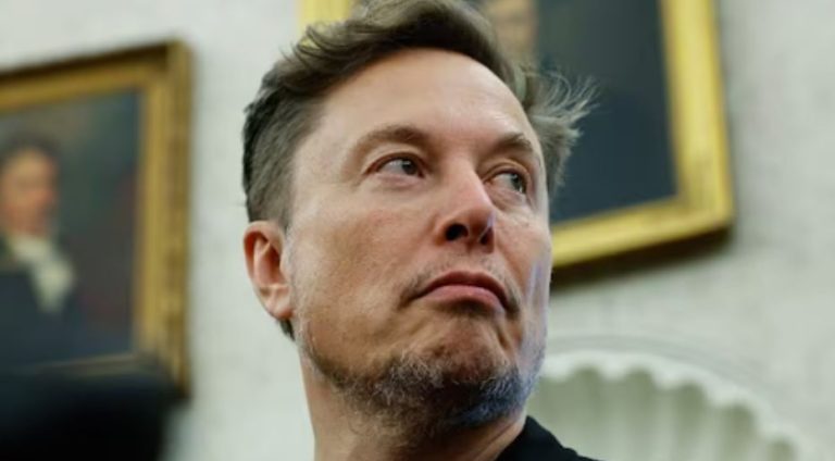 Elon Musk breaks with Trump on a major issue that changes everything