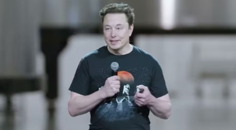 Elon Musk made a sweeping announcement that directly affects Trump